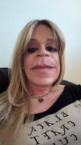 Nikki Benton's Instagram, Twitter & Facebook