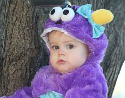 Amanda Scearce's Instagram, Twitter & Facebook