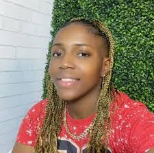 Miriam Lowe's Instagram, Twitter & Facebook