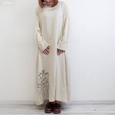 unrobe ワンピース 長袖 リネンコットン ワンポイント刺繍 草花 キナリ ブラック 2色 z194e op100 melody house ナチュラル服のセレクトショップ ワンピース 長袖 ワンポイント 刺繍