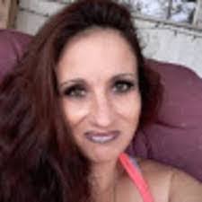 Katrina Shank's Instagram, Twitter & Facebook