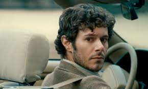 Un día una cliente se acerca a su despacho para ofrecer su primer caso «adulto» en el que tendráque averiguar quién. The Kid Detective Review One Of The Darkest Comedies Of The Year Comedy Films The Guardian