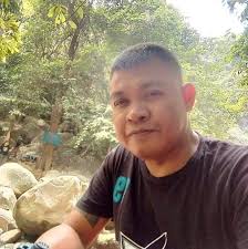 Ang palay habang dumadami ang butil lalong yumuyuko. Sana ganun din tayo,  kapag umasenso mas mapagkumbaba pa sa kapwa tao.