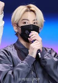 11, fans noticed jungkook's apple music profile had apparently been updated, . Bts Jungkook S Profile Picture On Apple Music Changed And Fans Are Freaking Out Koreaboo