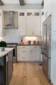 Shaker kitchen cabinets are a timeless choice for your home!. Sherwin Williams Dover White Sw 6385 Kitchen Cabinets Paint Color Sherwin Williams Dover White Sw Diy Kitchen Remodel Kitchen Remodel Software Kitchen Remodel