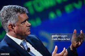 Sandra Lauterbach's Instagram, Twitter & Facebook