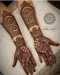 Pin By Jabeen Fatima On Mayra Sauda Engagement Mehndi Designs Full Hand Mehndi Designs Indian Mehndi Designs