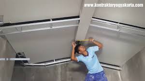 Plafon juga berperan penting dalam memaksimalkan tampilan desain interior rumah. Plafongypsumjogja Pasang Plafon Gypsum Model Tenda Balok Polos Youtube