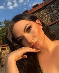 Mary Macera's Instagram, Twitter & Facebook