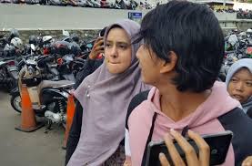 A rafiq cantik planetlagu, download mp3 a rafiq cantik, download a rafiq cantik lagu123. Sakit Hati Fairuz A Rafiq Bakal Polisikan Galih Ginanjar Matamata Com