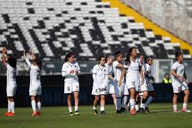 Las futbolistas de santiago morning se preparan con todo para este 2020. Colo Colo Y Santiago Morning Siguen Encendiendo La Lucha Por El Liderato Del Futbol Femenino En La Fecha 12 Publimetro Chile