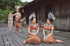 Chinese making up 29% of the the malays the ethnic malay of sarawak is pretty much similar to its counterpart in the peninsula of malaysia with the exception of some local dialects. Enchanted By Sarawak S Beauty