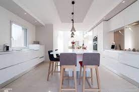 cuisine blanche design armony daumesnil finition extreme blanc modele sigma severine kalensky cote maison petit salon cuisines design salon noir et blanc