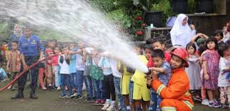 We did not find results for: Puncak Tema Air Api Dan Udara Lazuardi Cinere