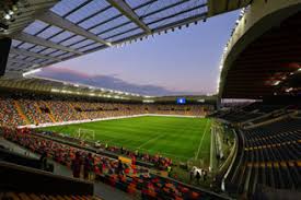 Februar 1996 i ulsteinvik) er en norsk friidrettsutøver.han representerer dimna idrettslag og har leif olav alnes som hovedtrener. Europa League Qual 2013 2014 Stadien