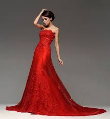 Selbst wenn diese zu den eher seltenen modellen gehören. Http Www Erosbrautkleider De 2013 Rot Spitze Meerjungfrau Brautkleid Hochzeitskleid P 668 Html Rote Hochzeitskleider Schone Rote Kleider Farbige Brautkleider
