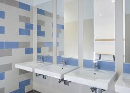 Mosa Com Rf0752 Grundschule Nausslitz De Mosa Mosatiles Tiles Ceramics Interior Inspiration Design School Educati Tile Design Interior Design Design