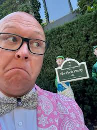 I'm at the Woodford Humane Society's Summer Gala this evening. I'll throw  up some more pictures later. Early question… is this suit too much? 😂😂😂  doesn't matter because there is no changing