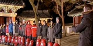 Pékin express fait son grand retour cet été, pour une 12e saison qui s'annonce volcanique ! Pekin Express Episode 1 Un Depart Mouvemente