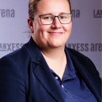 Sabrina Dick's Instagram, Twitter & Facebook