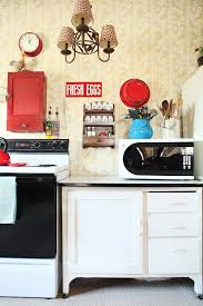 There are, however, a few simple guidelines that will help you. Wow My New Obsession With Vintage And Retro Kitchen Appliances Betterdecoratingbiblebetterdecoratingbible