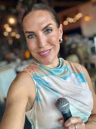 Stacey Crowe's Instagram, Twitter & Facebook