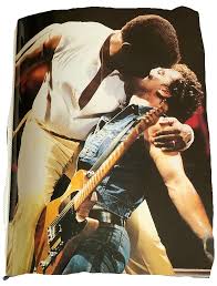Bruce Springsteen với tay chơi nhạc bass Clarence Clemons năm 1985. :  r/BruceSpringsteen