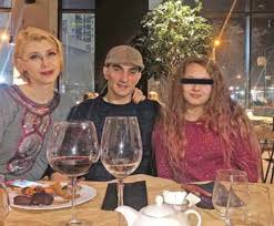 Ne bateam parte in parte, de multe ori ea sarea. Marian DrÄƒgulescu A Luat Masa Cu Nevasta Fosta SoÅ£ie Si Noul Ei Logodnic Click Mobile
