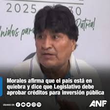 ANF El presidente del Comité Cívico Pro Departamento de La Paz afín al  Gobierno, Flavio Chacón, presentó este viernes ante la Fiscalía el informe  del Ministerio de Medio Ambiente y Agua (MMAyA)
