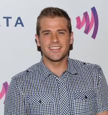 Do you like this video? Scott Evans Age Net Worth Lgbtiq Instagram And More Hollywood Zam