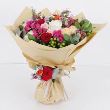 Although every flower has a special meaning (it's definitely worth reading about floriography!) no single bloom symbolises 'thinking of you'. Send Thinking Of You Flowers To Bangalore Flower Delivery Bangalore Order Flowers Online Bangalore Juneflowers Com