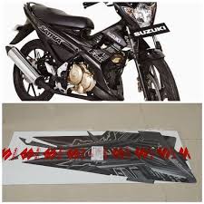 Model satria fu ini sebenarnya adalah generasi ketiga dari keluarga suzuki satria, tapi menjadi yang pertama dalam penggunaan mesin 4 tak dohc atau satria fu ini juga dijuluki sebagai motor hyper underbone. Jual Body Samping Sayap Satria Fu 2014 2015 Hitam Sgp Cek Harga Di Pricearea Com