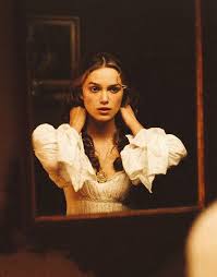 Pirates Of The Caribbean The Curse Of The Black Pearl Cast Can T Believe She Was 17 Here She Got To Kiss A Freaking 25 Year Old Hottie So Jealous Pirates Of The Caribbean Pirates Elizabeth Swann