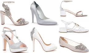 Tutte le calzature proposte in vendita scarpe online sul nostro sito sono state testate al fine di verificarne la qualità. Sandalo Sposa Comodo Le Scarpe Da Sposa Fra Comodita E Moda Obiettivi D Arte Sandalo Da Sposa Online Collezione 2019 Ricoperto Da Delicato Pizzo E Cristalli Sul Davanti Tohirdjalilulyusuf