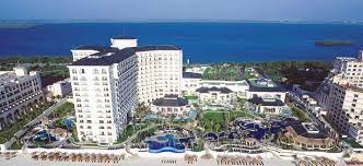 Visit A True Luxury Cancun Resort The Landmark Jw Marriott Cancun Resort Spa Recipient Of The Coveted Aaa Fi Cancun Resorts Cancun Spa Riviera Maya Resorts