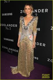 Penelope cruz and kristen wiig look amazing while walking the red carpet at the premiere of their new movie zoolander 2 on tuesday (february 9) at alice tully hill in new york city. Penelope Cruz Kristen Wiig Stun At Zoolander 2 Ny Premiere Photo 3573685 Kristen Wiig Penelope Cruz Zoolander Pictures Just Jared