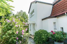 Haus kaufen in berlin, mit garage, 500 m² grundstück, 300 m² wohnfläche, 11 zimmer. Einfamilienhaus Mit Grossem Garten In Ruhiger Wohnlage Von Berlin Zehlendorf Mogling Immobilien Berlin