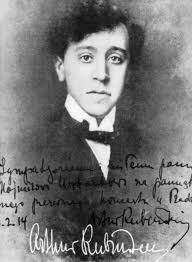 Arthur Rubinstein (1887–1982), one of the greatest pianists of the 20th  century, showed extraordinary musical talent from a young age. Born in  Łódź, Poland, to a Jewish family, Rubinstein was the youngest