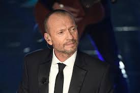Biagio antonacci was born in milan and was raised in one of its suburbs (rozzano). Siae Sblocca I Diritti Della Canzone Mio Fratello Di Biagio Antonacci Dopo L Accusa Di Plagio