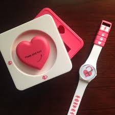 Learn more about million hearts. Swatch Unlock My Heart Ladies White Unlock My Heart Dial Light Pink Silicone Ladies Watch Women S Fashion On Carousell