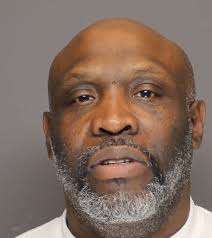 Robert Earl Gentry, DOB: 11.26.1967 Address: 1010 Currie, Harbor Lights  (other addresses: north Mpls 55412) IN CUSTODY