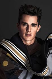 Pietro Boselli Para L Officiel Hommes Poland Por Anthony Meyer Cool Hairstyles For Men Photography Poses For Men Poses For Men