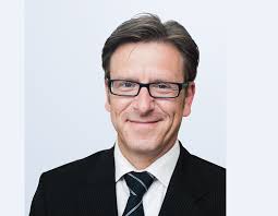 Swiss Re holt langjährigen Munich Re-Manager ab