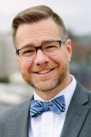 MEET THE CAST OF NEWSIES: ROBERT BIGLEY (Darcy/Seitz/ U/S Governor  Roosevelt) is elated to be making his Fulton debut. An actor, singer,  conductor, professor, arts executive, and former political candidate,  Robert's career