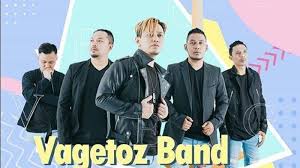 D7 g em ervina kau adalah cinta dalam hidupku c dan takkan pernah ada yang lain d g d di hatiku selain dirimu, ooo g em sudahlah buang semua … Chord Vagetoz Saat Kau Pergi Mp3