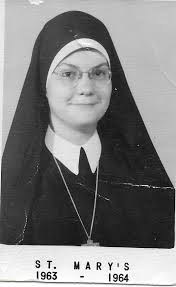 Barbara Piller's Instagram, Twitter & Facebook