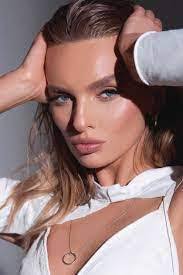 Aida Berg's Instagram, Twitter & Facebook