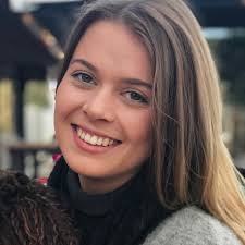 Dr Amanda Mazzoni--Emails and Phone Numbers