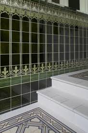 Auch alte ver­fu­gun­gen und poröses silikon sind im hand­um­dre­hen von uns entfernt und nach­hal­tig erneuert. Wandfliesen Jugendstilfliesen Dekor Inspiration Golem Kunst Und Baukeramik Golem Baukeramik