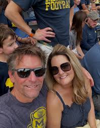 We took the team to one my favorite spots last night, the Listening Room.  What a lineup. George Pippen, Kyle Sturrock and Matt Koziol took to the  stage. People, Broadway is great